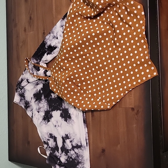 Shein - Two cropped bundle handkerchief shirt and one sleeve shirt. - Picture 1 of 7